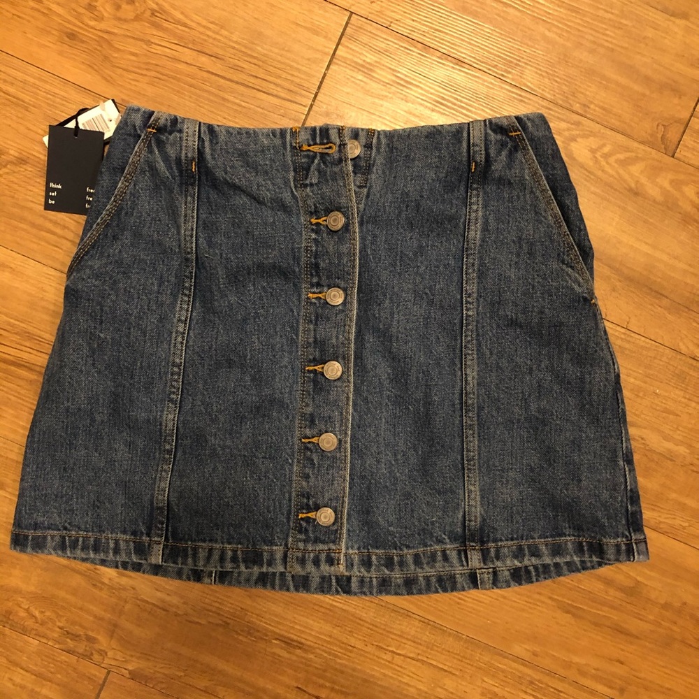 BRAND NEW** Wilfred Free Ahrens Denim Skirt (sz 4)